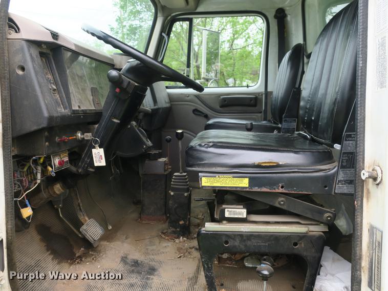 image for item DB8771 1998 International 4700 dump truck