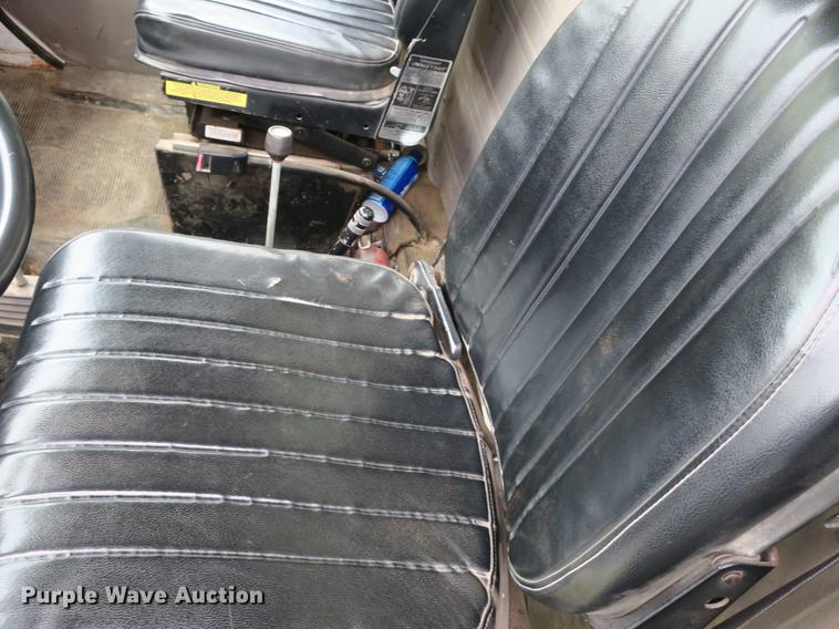 image for item DB8771 1998 International 4700 dump truck