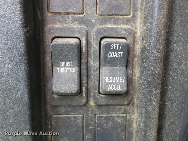 image for item DB8771 1998 International 4700 dump truck