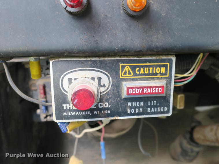 image for item DB8771 1998 International 4700 dump truck