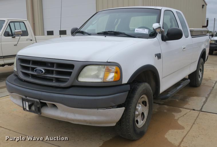 image for item DB8826 2003 Ford F150 SuperCab pickup truck