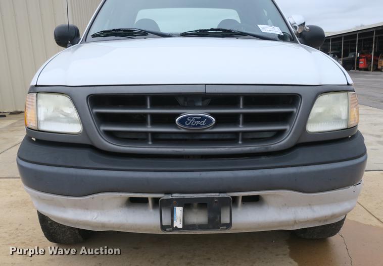 image for item DB8826 2003 Ford F150 SuperCab pickup truck