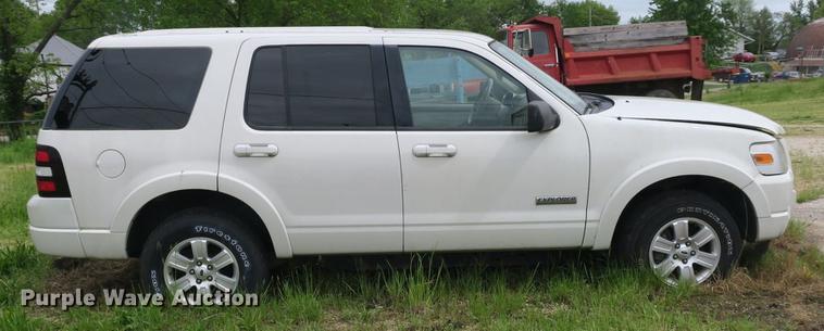 image for item DB8945 2008 Ford Explorer SUV
