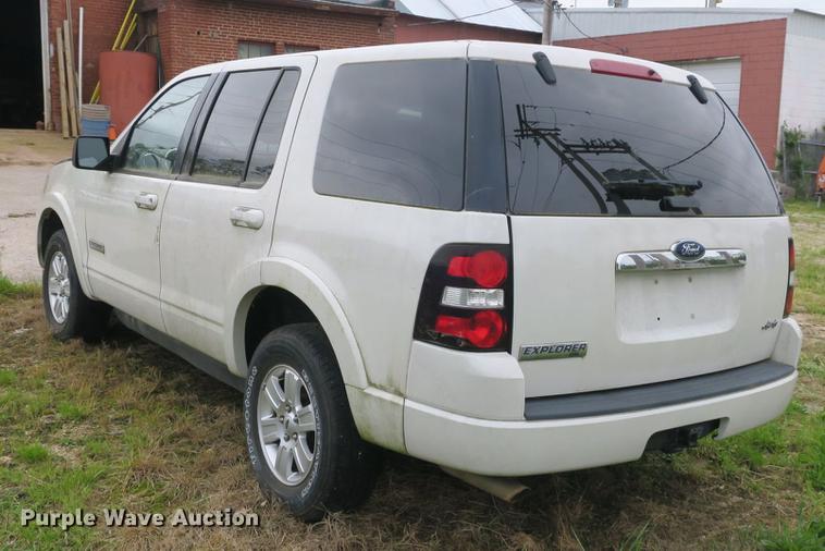 image for item DB8945 2008 Ford Explorer SUV