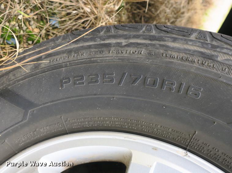 image for item DB8945 2008 Ford Explorer SUV