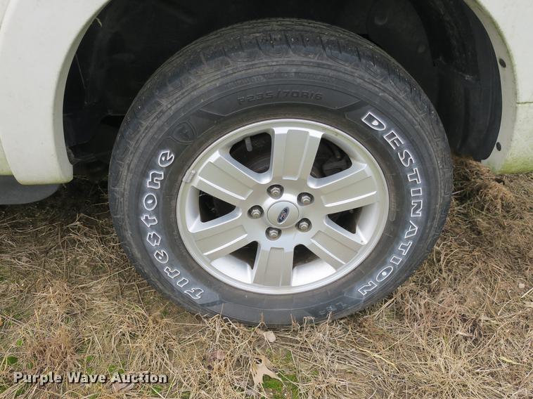 image for item DB8945 2008 Ford Explorer SUV