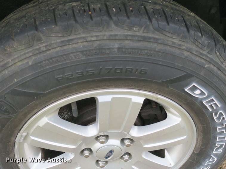 image for item DB8945 2008 Ford Explorer SUV