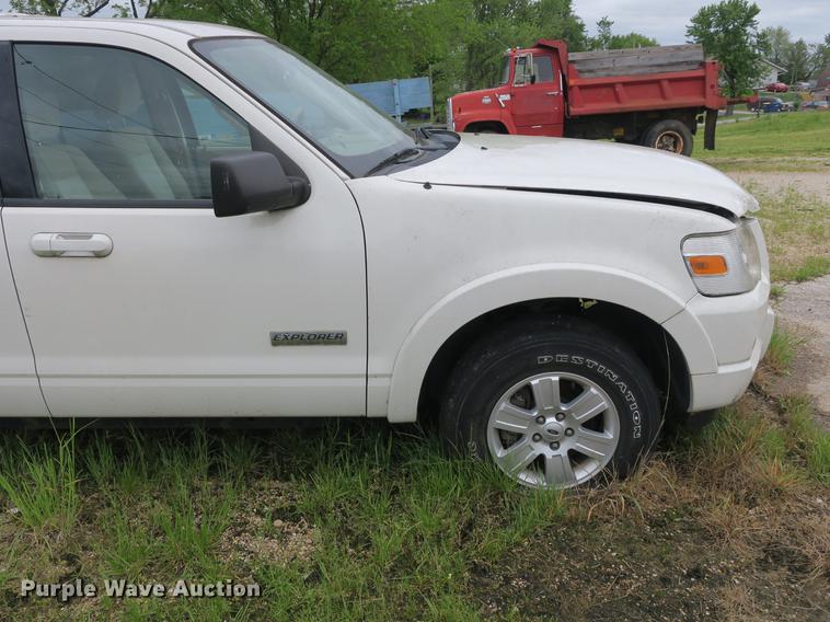 image for item DB8945 2008 Ford Explorer SUV
