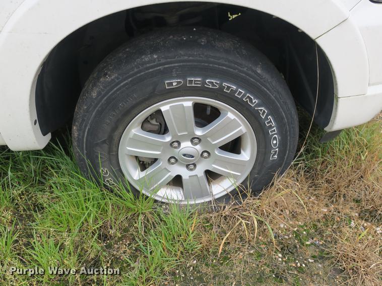 image for item DB8945 2008 Ford Explorer SUV