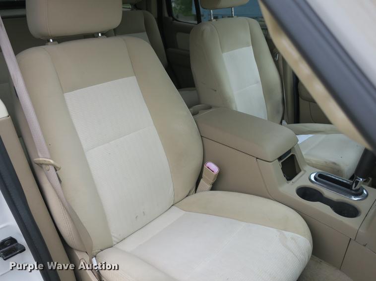 image for item DB8945 2008 Ford Explorer SUV
