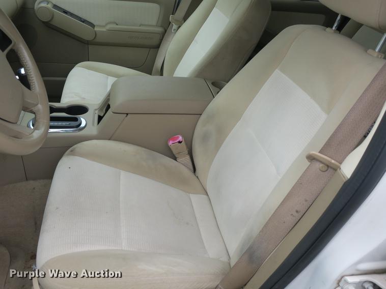 image for item DB8945 2008 Ford Explorer SUV