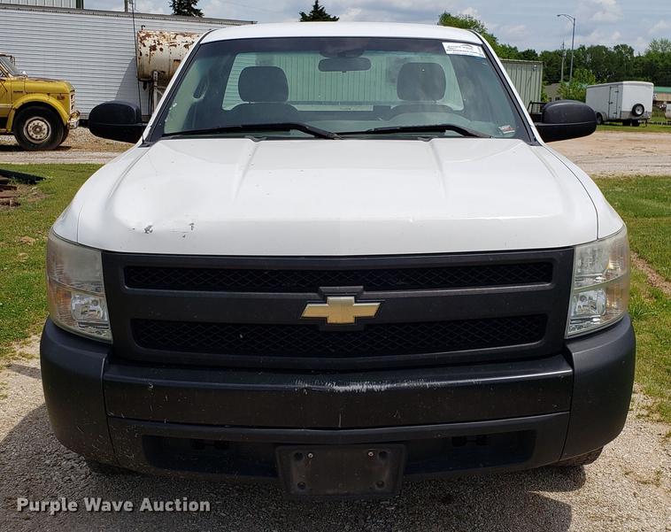 image for item DD4698 2008 Chevrolet Silverado 1500 pickup truck