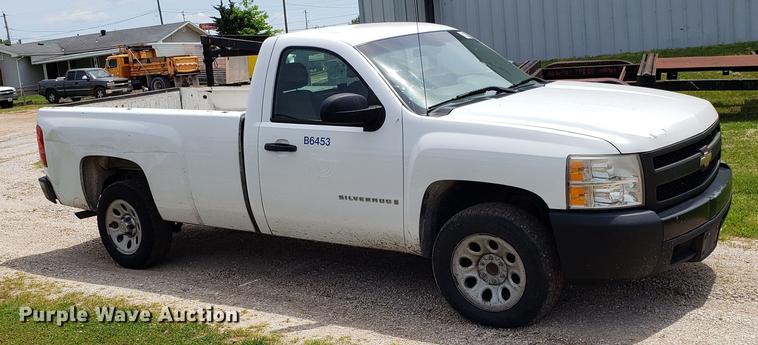 image for item DD4698 2008 Chevrolet Silverado 1500 pickup truck