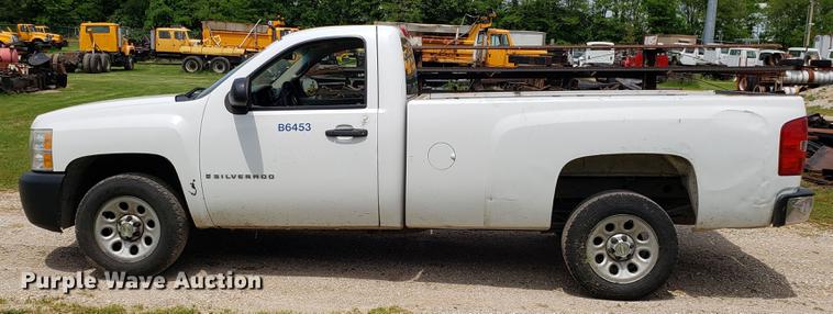 image for item DD4698 2008 Chevrolet Silverado 1500 pickup truck