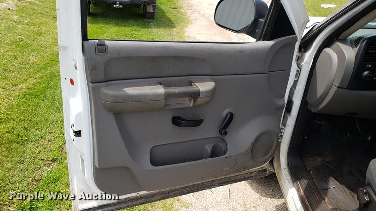 image for item DD4698 2008 Chevrolet Silverado 1500 pickup truck