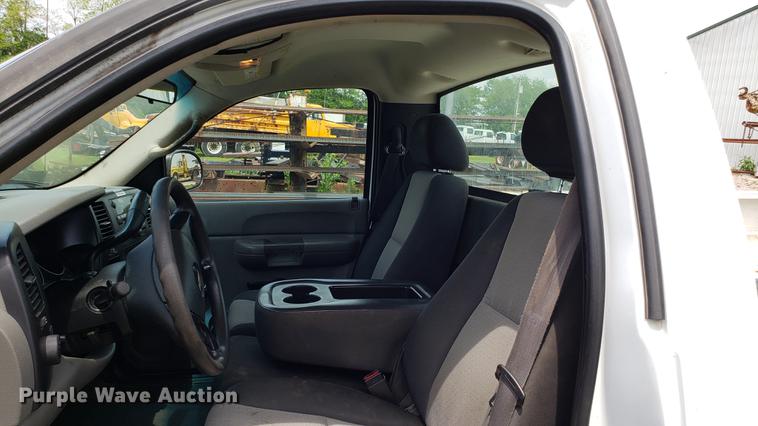 image for item DD4698 2008 Chevrolet Silverado 1500 pickup truck