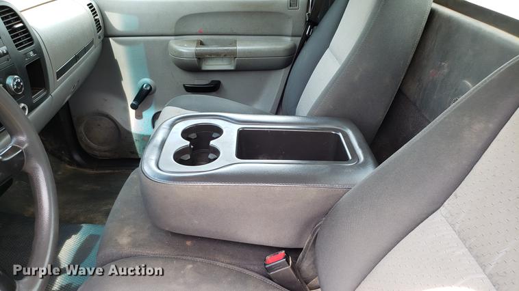 image for item DD4698 2008 Chevrolet Silverado 1500 pickup truck