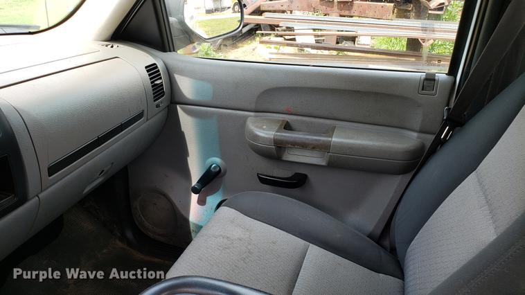 image for item DD4698 2008 Chevrolet Silverado 1500 pickup truck