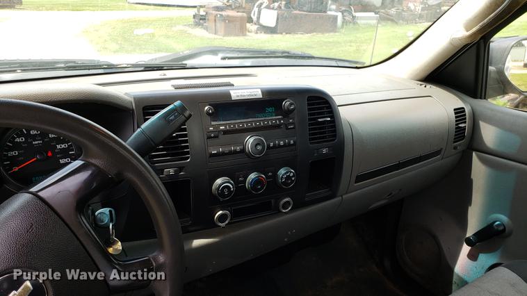 image for item DD4698 2008 Chevrolet Silverado 1500 pickup truck