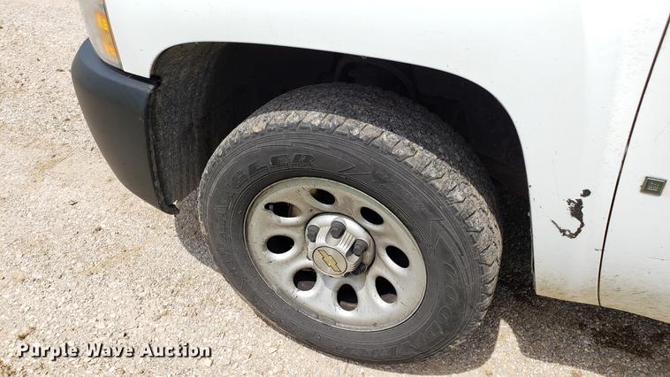 image for item DD4698 2008 Chevrolet Silverado 1500 pickup truck