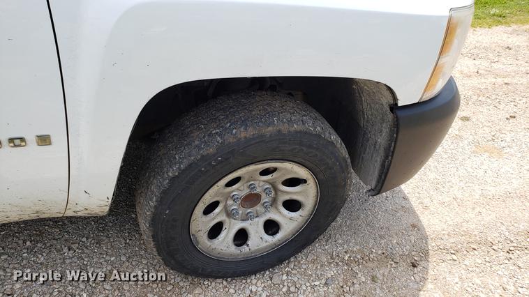 image for item DD4698 2008 Chevrolet Silverado 1500 pickup truck