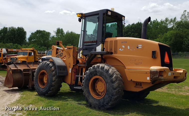 image for item DD4701 Case 621D wheel loader