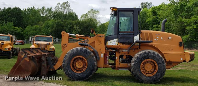 image for item DD4701 Case 621D wheel loader