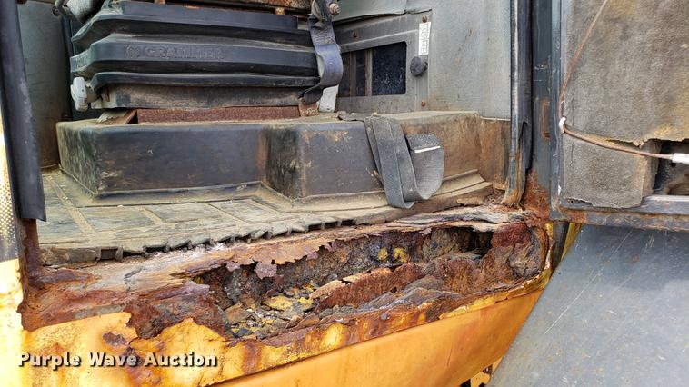 image for item DD4701 Case 621D wheel loader