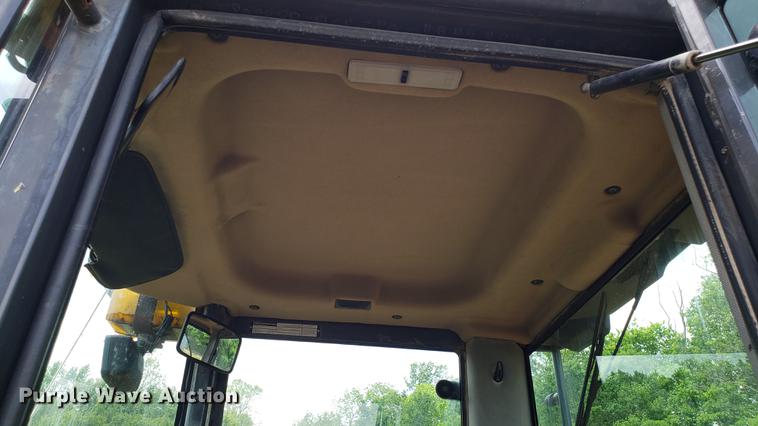 image for item DD4701 Case 621D wheel loader