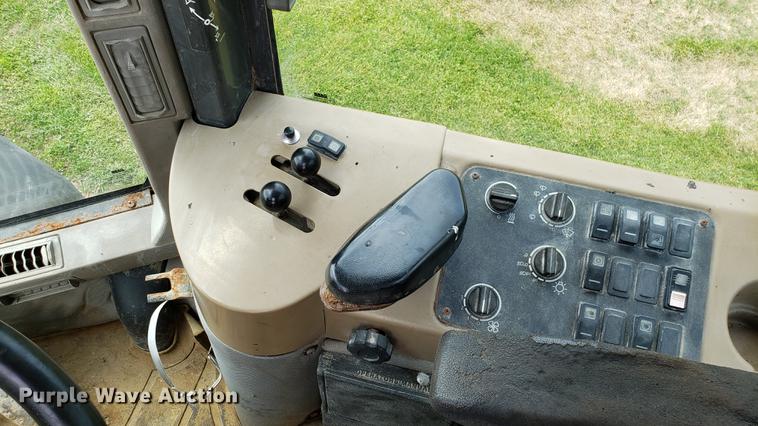 image for item DD4701 Case 621D wheel loader