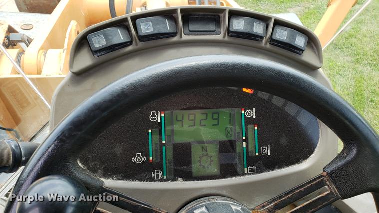 image for item DD4701 Case 621D wheel loader