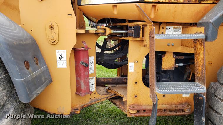 image for item DD4701 Case 621D wheel loader