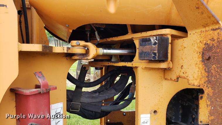 image for item DD4701 Case 621D wheel loader