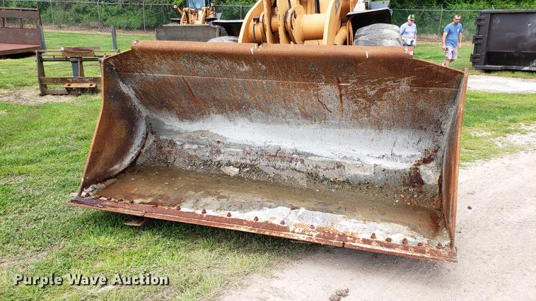 image for item DD4701 Case 621D wheel loader