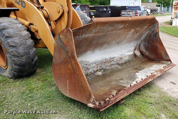 image for item DD4701 Case 621D wheel loader