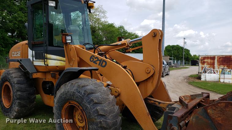 image for item DD4701 Case 621D wheel loader