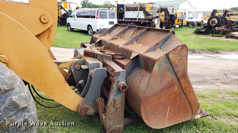 image for item DD4701 Case 621D wheel loader