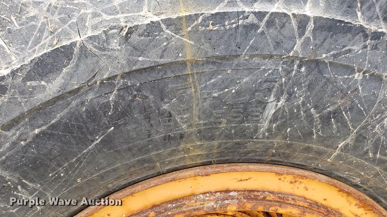 image for item DD4701 Case 621D wheel loader