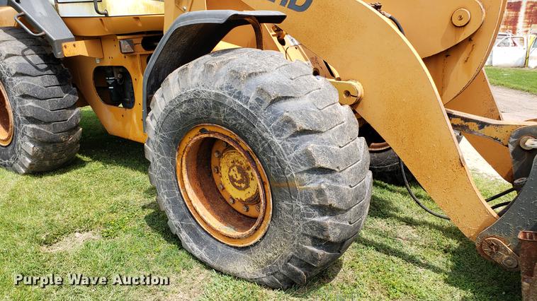image for item DD4701 Case 621D wheel loader