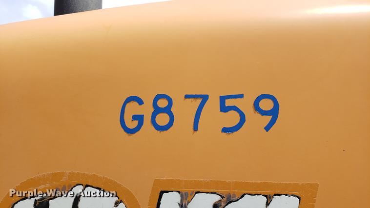 image for item DD4701 Case 621D wheel loader