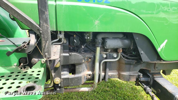 image for item DD4702 2008 John Deere 5325 tractor