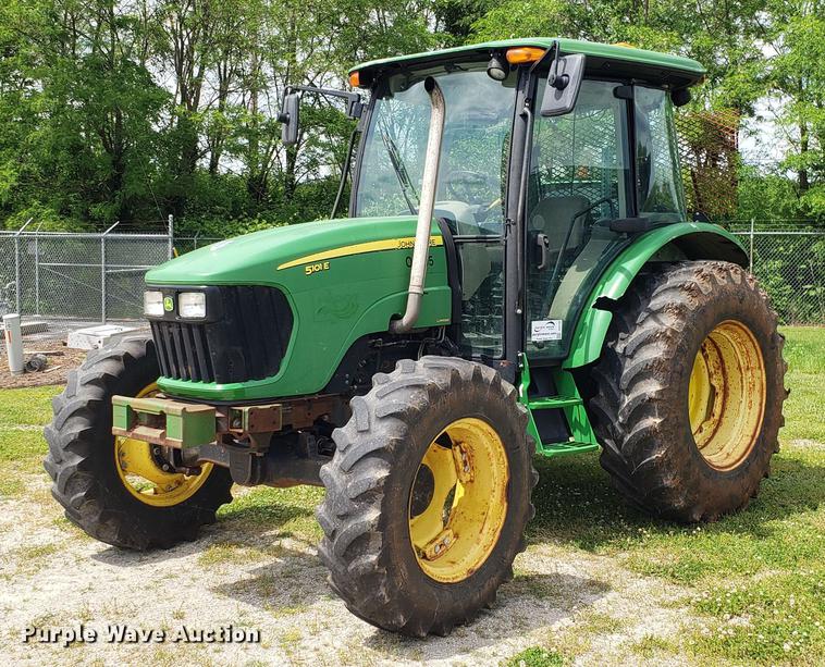 image for item DD4703 2009 John Deere 5101E MFWD tractor