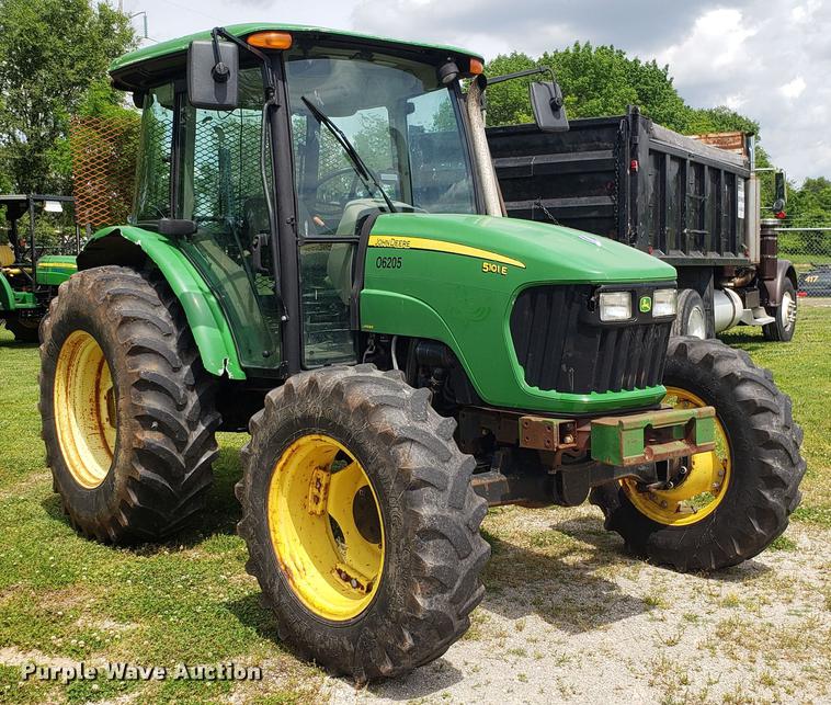 image for item DD4703 2009 John Deere 5101E MFWD tractor