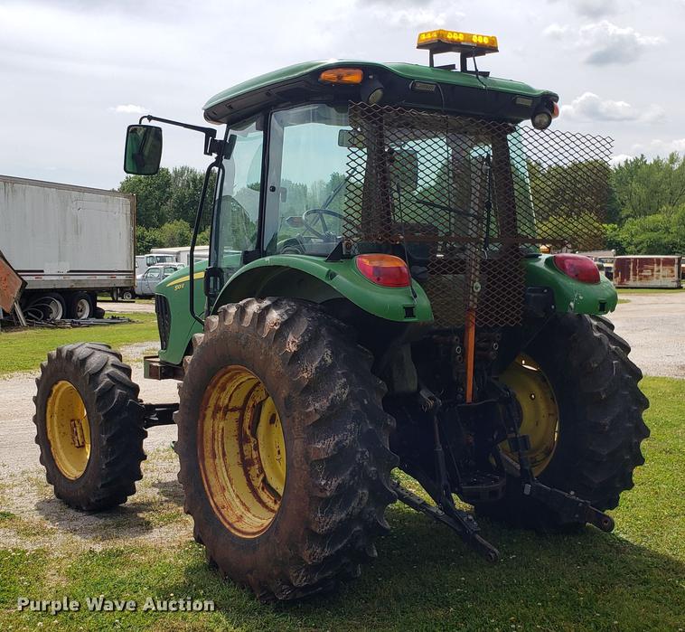 image for item DD4703 2009 John Deere 5101E MFWD tractor