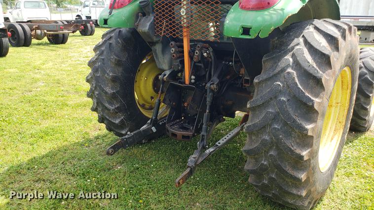 image for item DD4703 2009 John Deere 5101E MFWD tractor