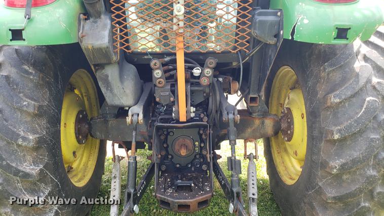 image for item DD4703 2009 John Deere 5101E MFWD tractor