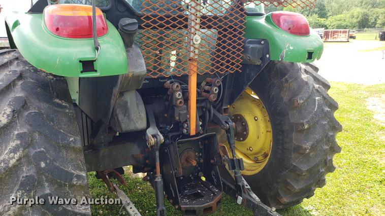 image for item DD4703 2009 John Deere 5101E MFWD tractor