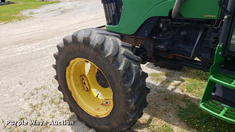 image for item DD4703 2009 John Deere 5101E MFWD tractor