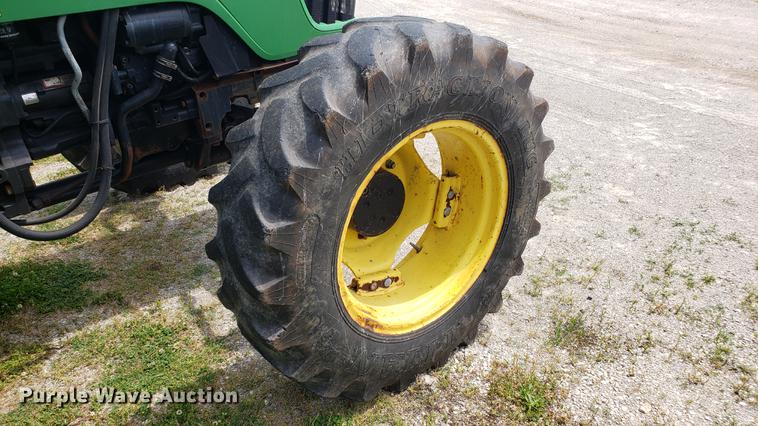 image for item DD4703 2009 John Deere 5101E MFWD tractor