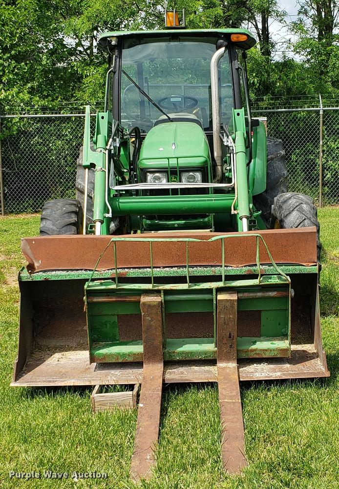 image for item DD4704 2009 John Deere 5101E MFWD tractor